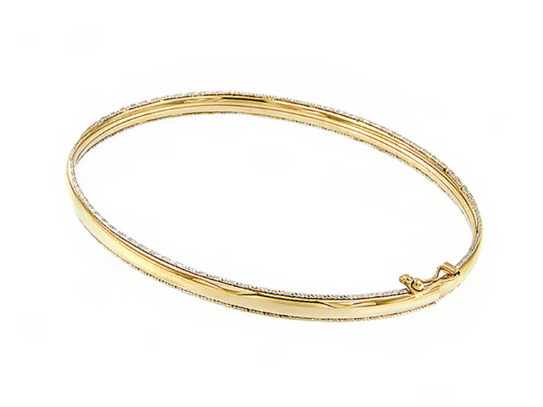 Bangle with diamod white wire