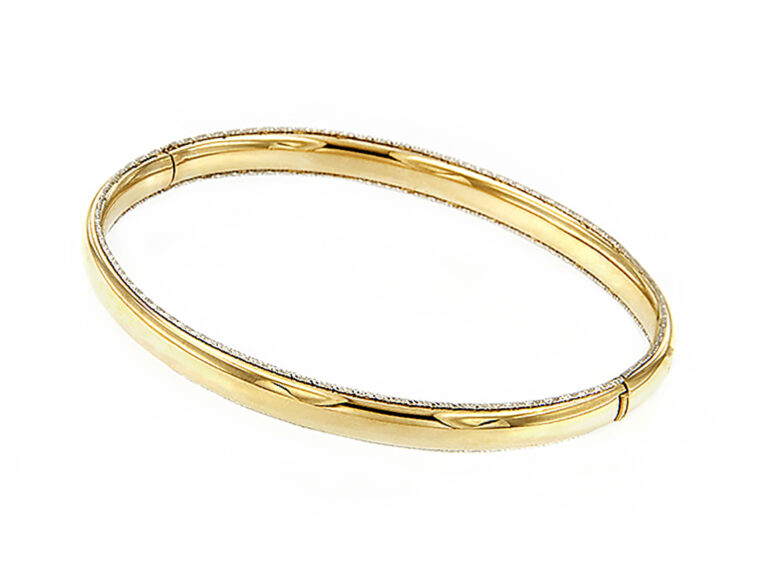 Bangle with diamod white wire