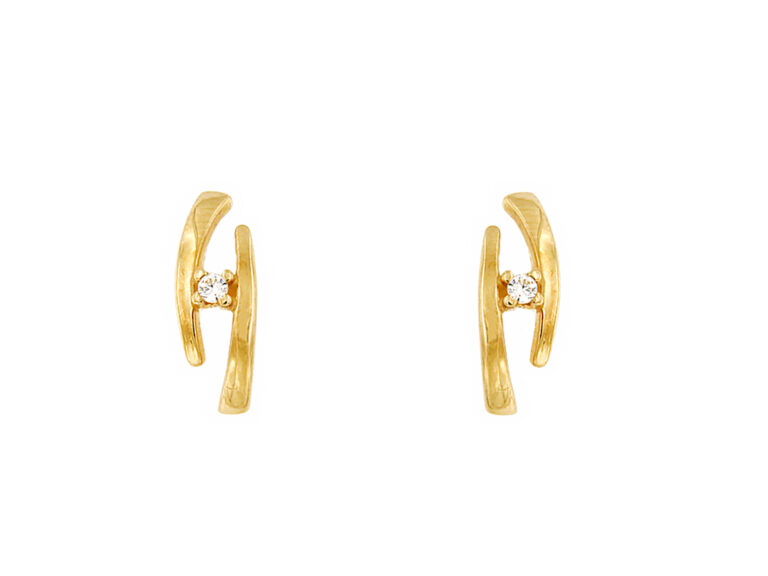 Classic earrings with stones